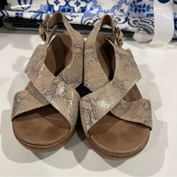 Dansko Taupe Snake Jacinda Nubuck Sandal Size 39 crisscross sling back - Picture 1 of 7